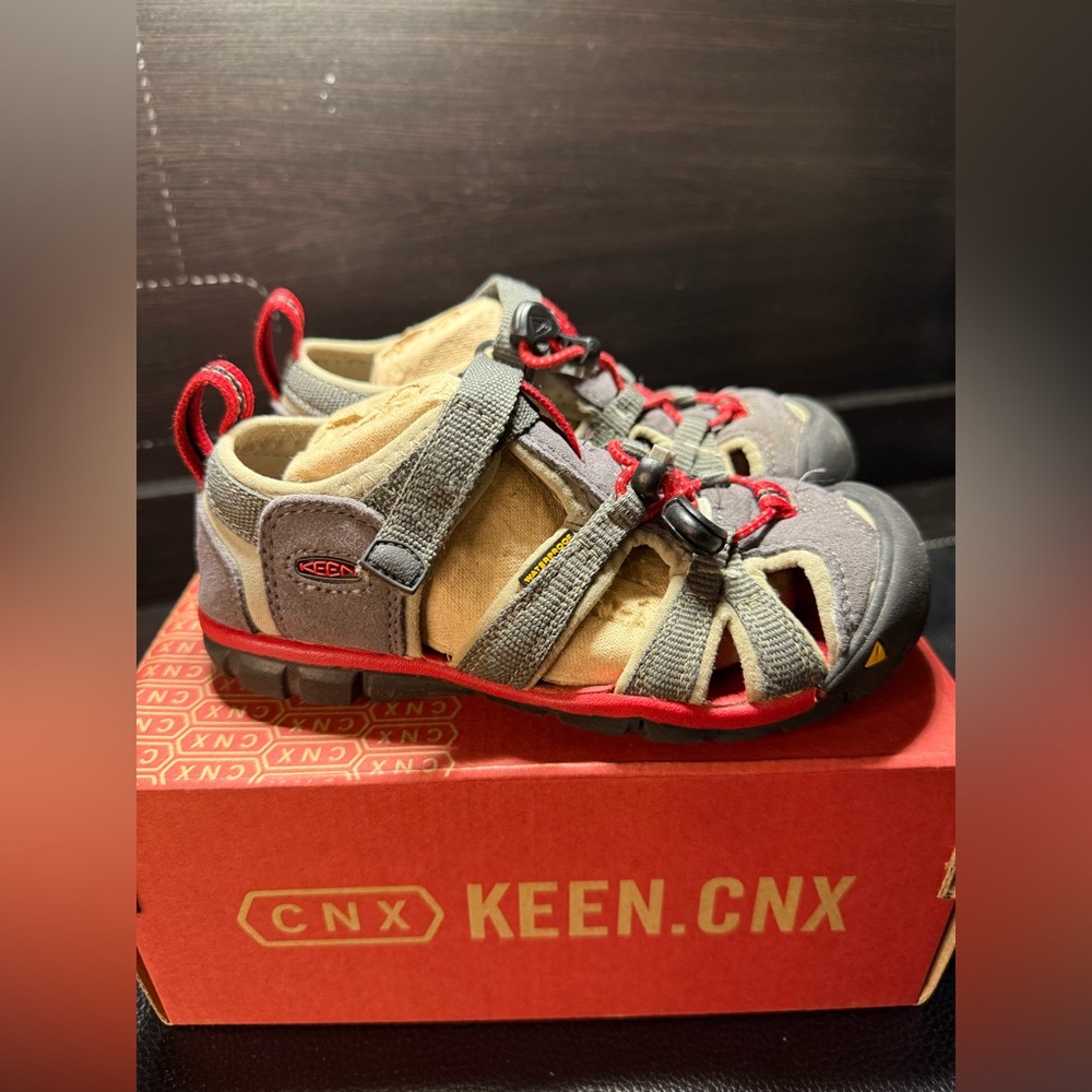 Keen Kids Seacamp II CNX Red Gray Waterproof Durable Outdoor Sandals Size 12